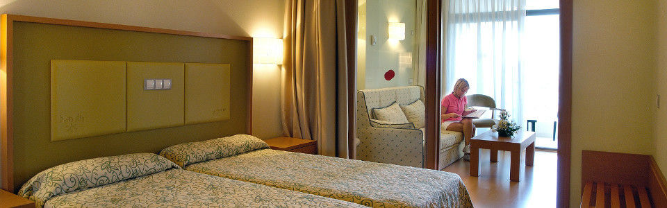 Evenia Olympic Garden Hotel โยเรตเดมาร์ ภายนอก รูปภาพ